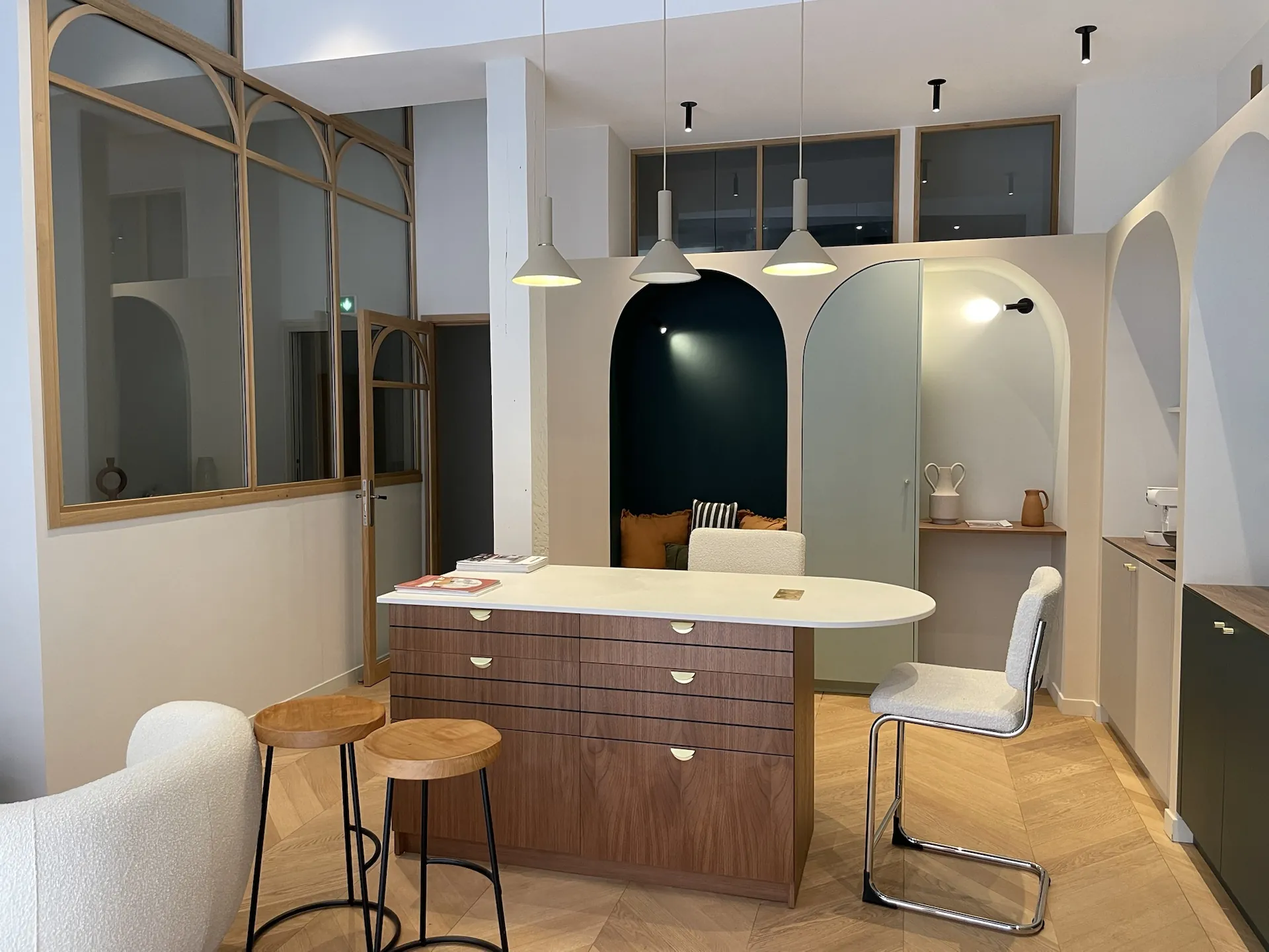 Cuisine partagée, îlot central et arche — Toulouse